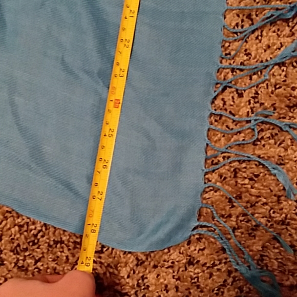 Scarf/Shawl - Picture 3 of 5